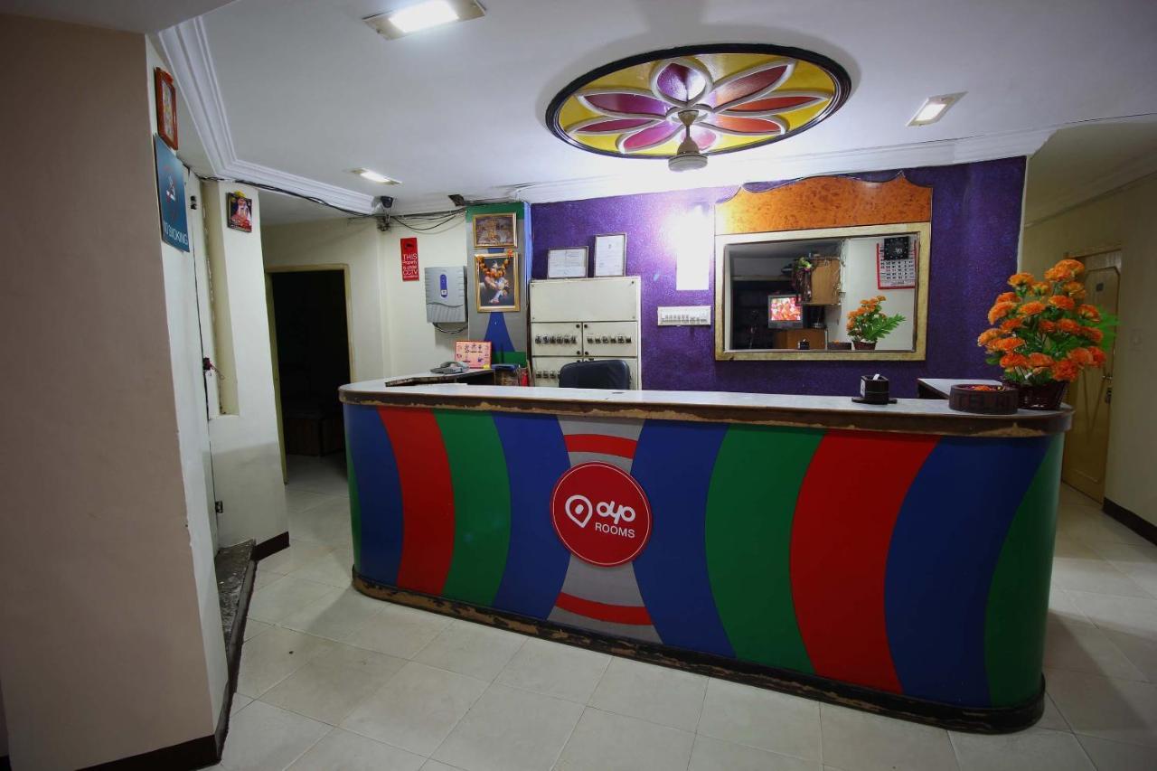 Oyo Hotel Blue Diamond Ахмедабад Екстер'єр фото